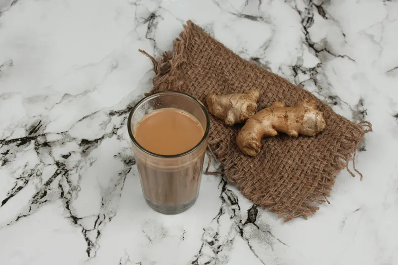Masala chai with ginger
